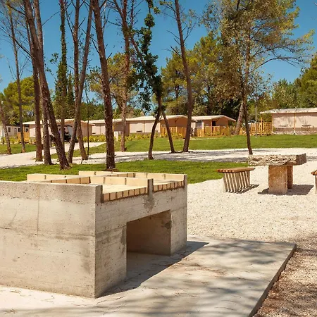 Lovely Stacaravan In Vabriga Kemping Poreč