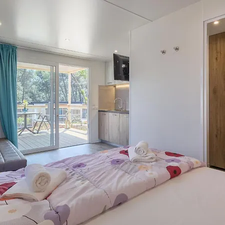 Lovely Stacaravan In Vabriga 5*