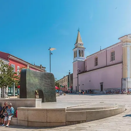 مكان تخييم Lovely Stacaravan In Vabriga بوريتش
